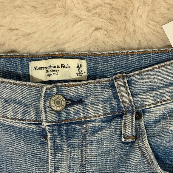Abercrombie & Fitch Light Blue High Rise Jeans - Picture 3 of 4